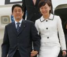 日本首相安倍晋三与夫人安倍昭惠