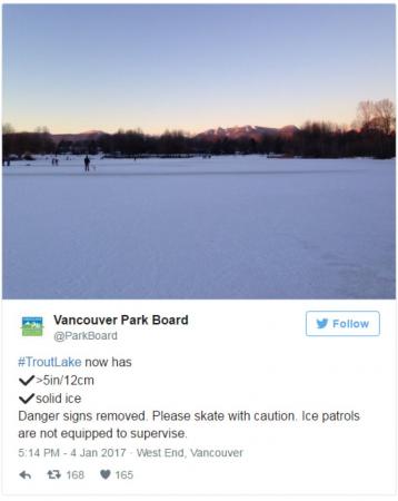 Trout Lake结厚冰 温哥华公园局开放让公众滑冰