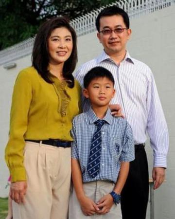 泰国前总理英拉及家人