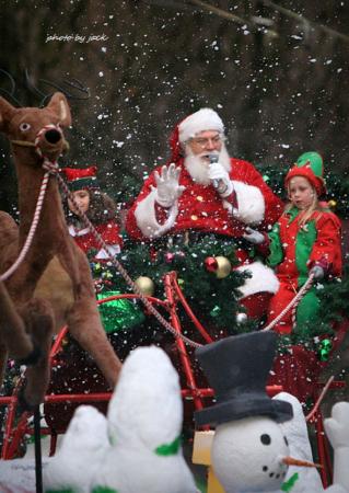 温哥华「圣诞巡游」穿暖点去看 Rogers Santa Claus Parade