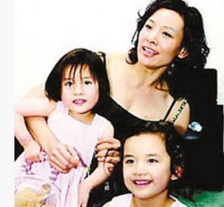 陈冲和她的亲生女儿