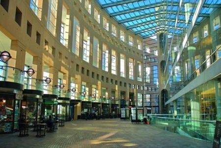 温哥华中央图书馆 开放顶层设施 市民可租用