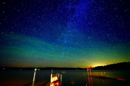 仰望加拿大的夜空 为何看不到银河? (图)