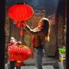 中国传统的“过年” 阖家团圆 张灯结彩 送礼 说吉祥话